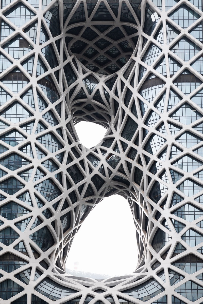 Analysis of steel structure application from the Morpheus Hotel