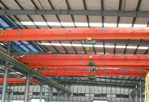 Several problems of cranes in steel structure workshop