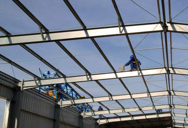 Steel structure roof truss installation process