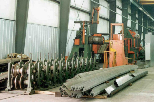 The manufacture of steel structure surrounding system