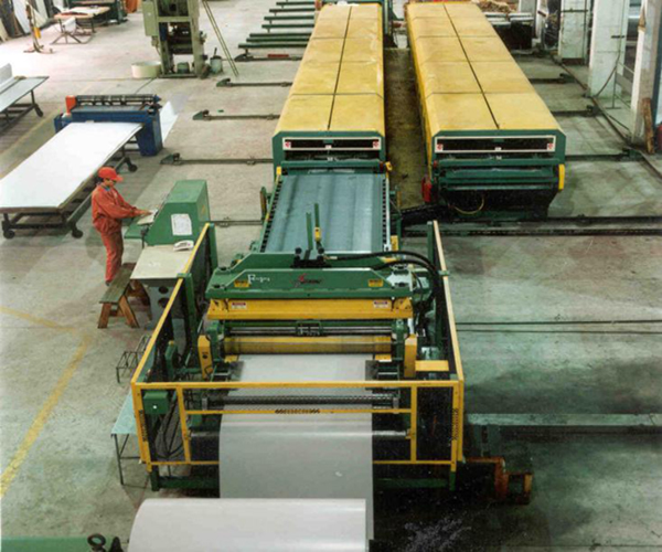 The manufacture of steel structure surrounding system