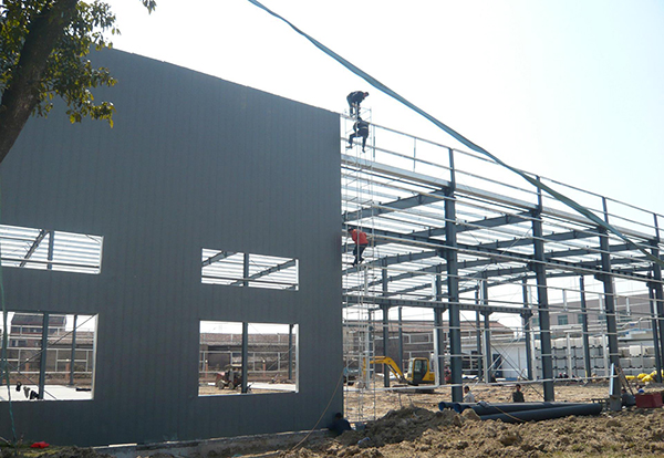 Three cooling methods of steel structure workshop
